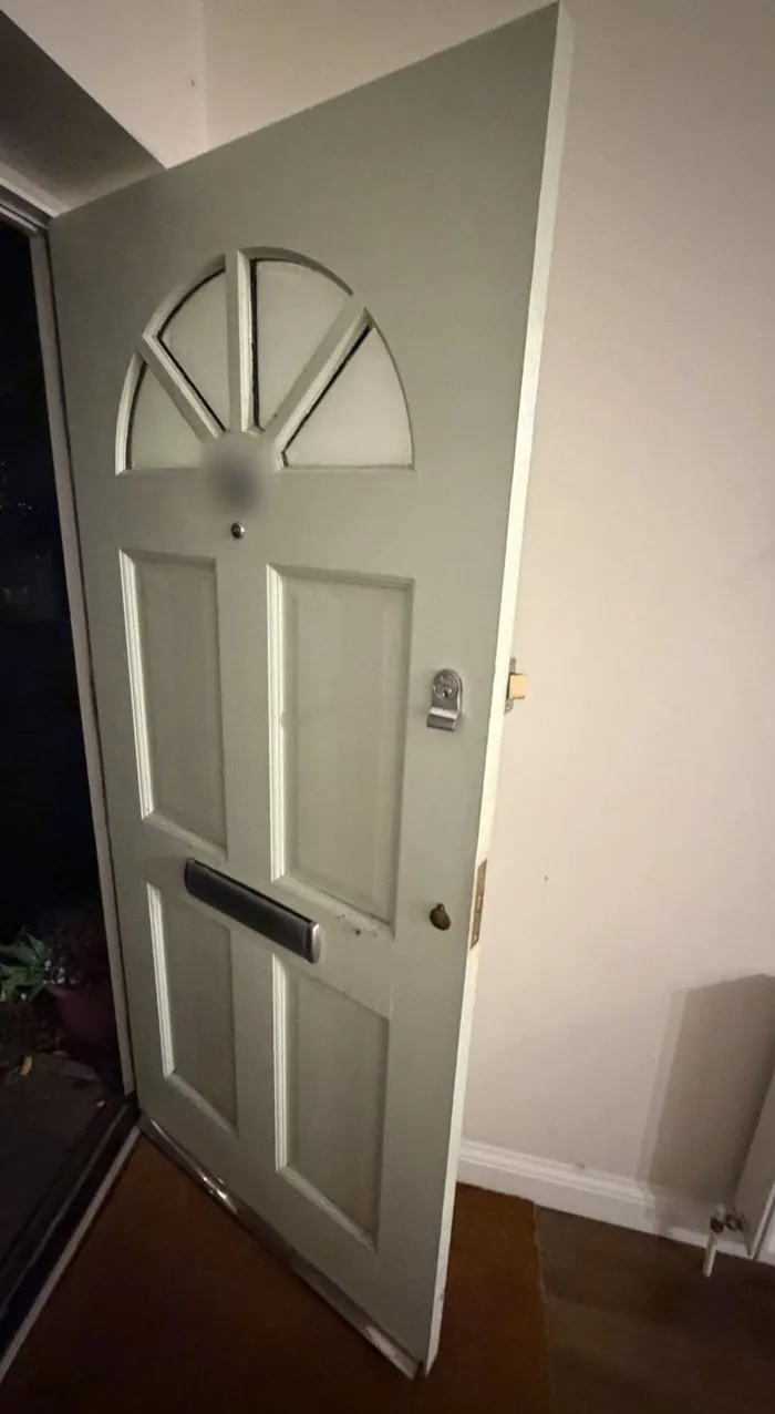 Front door in Charlbury opened with non-destructive entry after the customer was locked inside